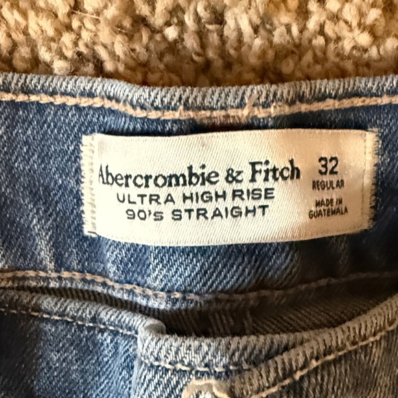 Abercrombie & Fitch The 90’s Straight Ultra High Rise Jeans - made into capris - Picture 2 of 3